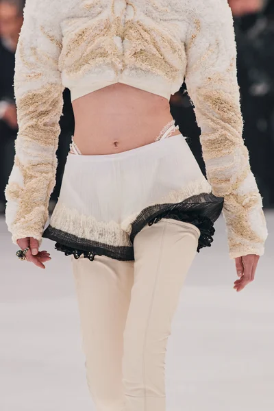 Look 99